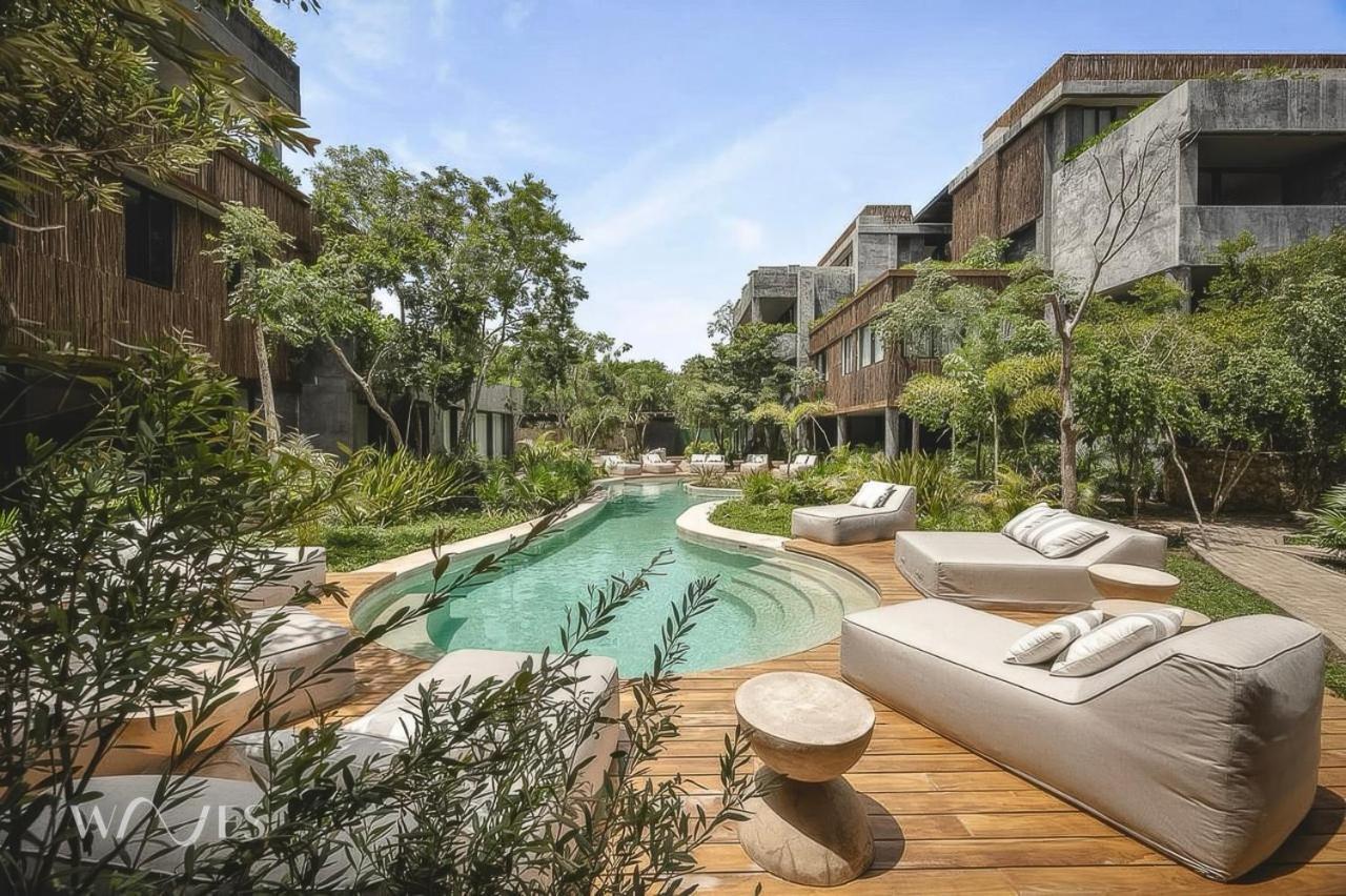 2br W Private Pool Near The - Spacious